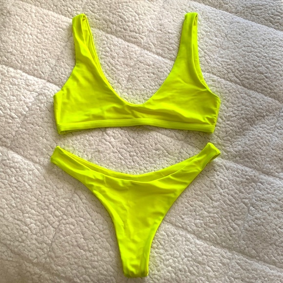 π Neon Yellow Zaful Swimsuit Set (size S/ US 4/ UK 8/ EU 36)
